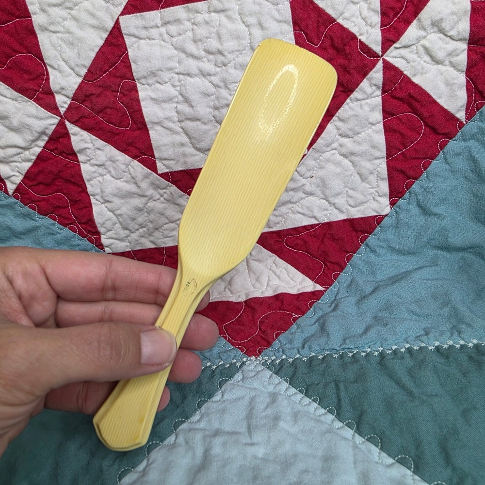 Vintage DuPont Ivory Pyralin Celluloid Shoe Horn‎ Yellow Art Deco Vanity Tool